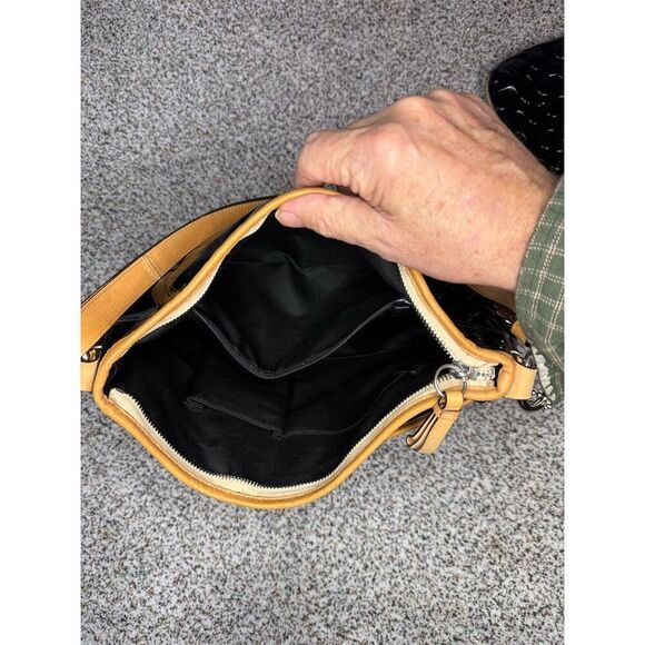 Coach Black Patent Leather Shoulder Bag with Wristlet Women's Casual​ - Picture 9 of 12